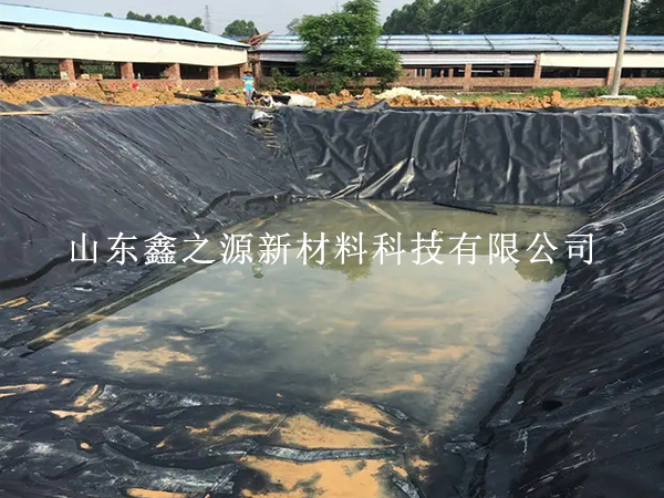 做好沼氣池黑膜的剪接工作，既節(jié)約又高效