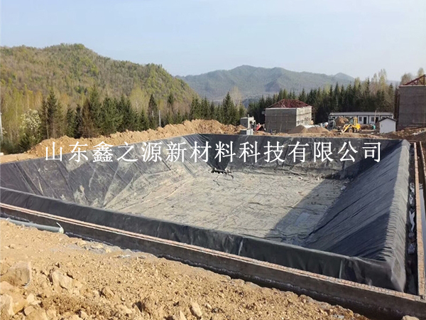 怎么的鋪設(shè)油田防滲膜可發(fā)揮其作用？