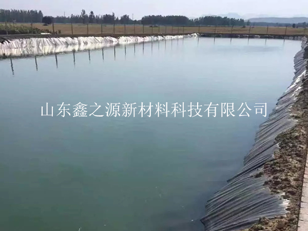 如何處理蓄水池hdpe土工膜的熱膨脹問題？